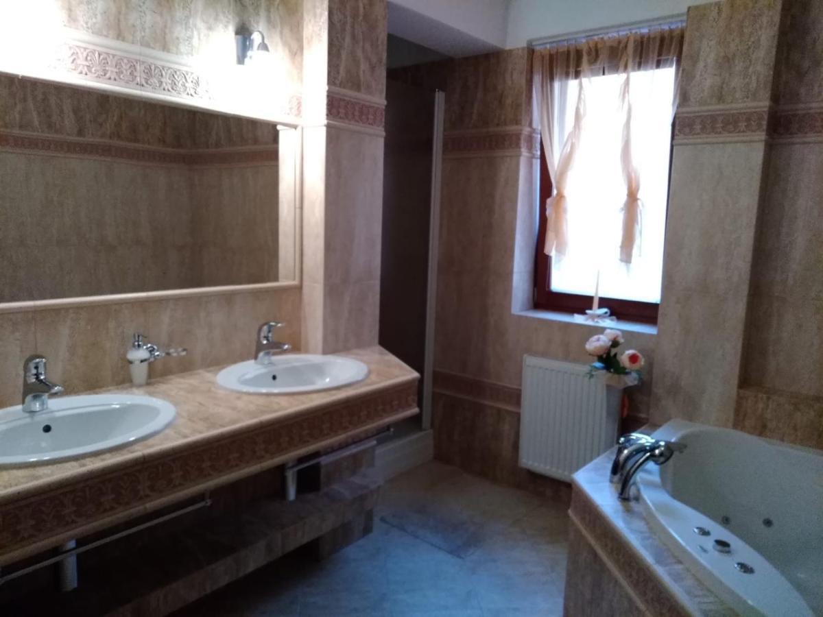 Brezno 2 Izbovy Apartman Sabi Екстериор снимка